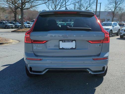 2025 Volvo XC60 B5 Plus