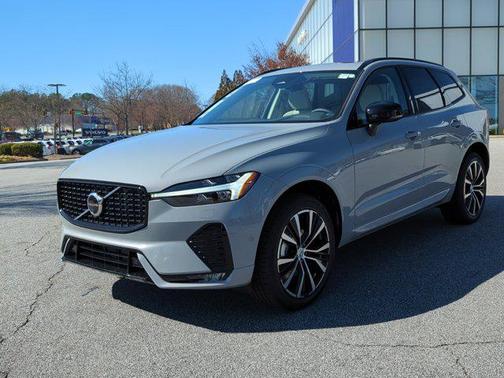 2025 Volvo XC60 B5 Plus