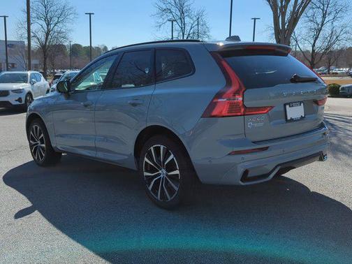 2025 Volvo XC60 B5 Plus