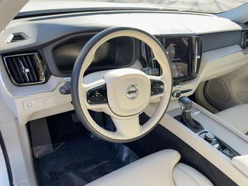 2021 Volvo XC60 T5 Inscription