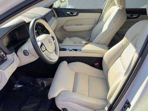 2021 Volvo XC60 T5 Inscription