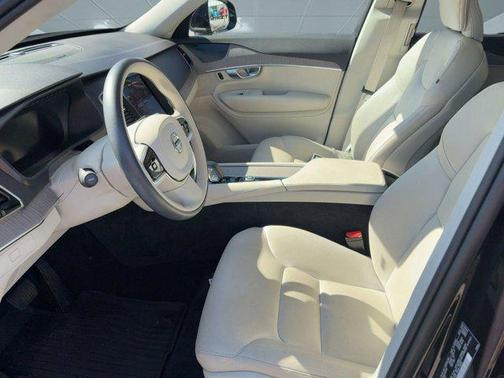 2023 Volvo XC90 B6 Plus 6-Seater