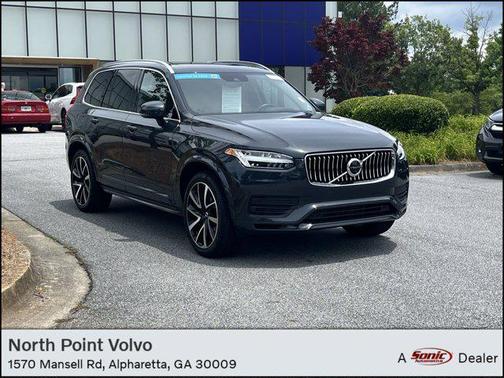 2022 Volvo XC90 T6 Momentum