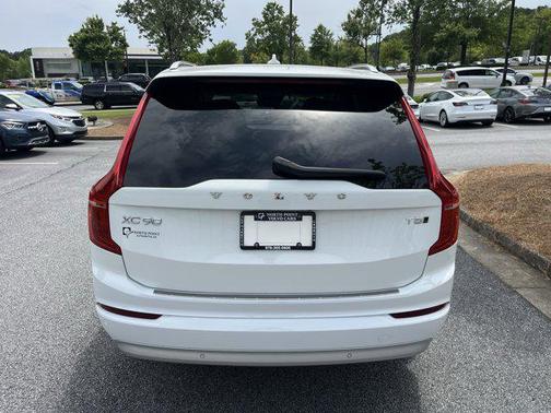 2022 Volvo XC90 T5 Momentum