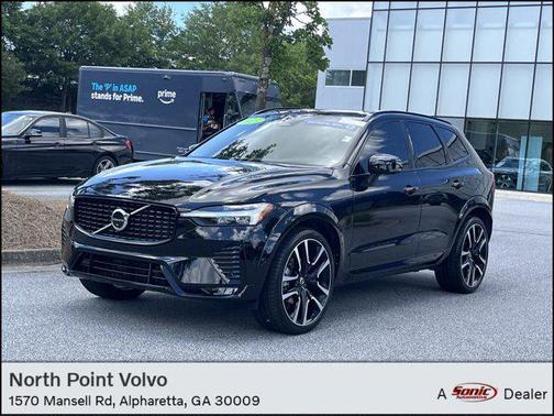 2023 Volvo XC60 B5 Ultimate Dark Theme