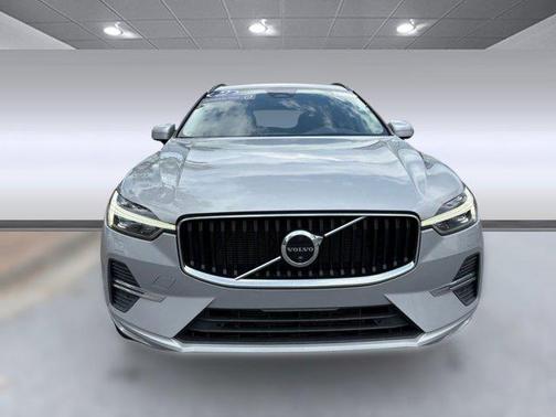 2022 Volvo XC60 B5 Momentum