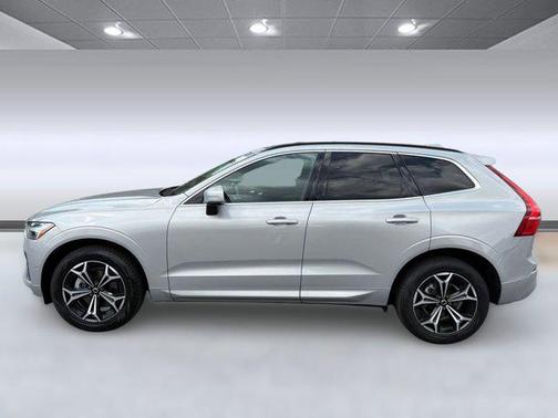 2022 Volvo XC60 B5 Momentum