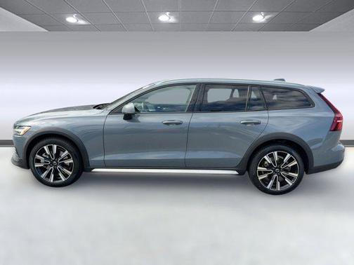 2023 Volvo V60 Cross Country B5 Ultimate