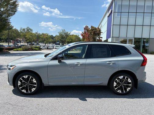2026 Volvo XC60 B5 Plus