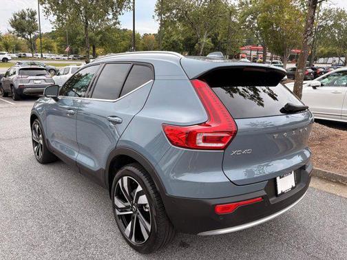 2023 Volvo XC40 B5 Plus Bright Theme