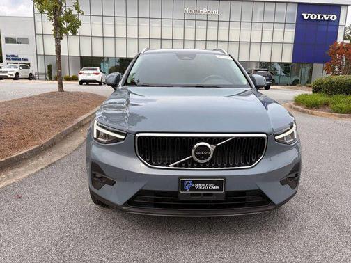 2023 Volvo XC40 B5 Plus Bright Theme