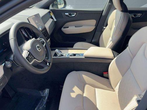 2026 Volvo XC60 B5 Core