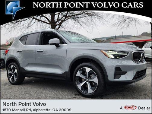 2025 Volvo XC40 B5 Core Bright Theme