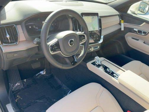 2026 Volvo XC90 B6 Plus 6-Seater