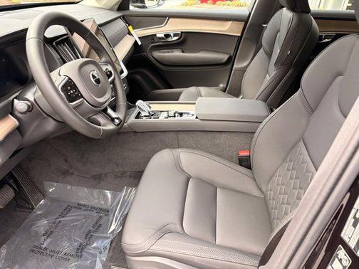 2026 Volvo XC90 B5 Core