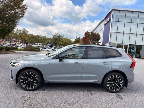 2026 Volvo XC60 B5 Ultra