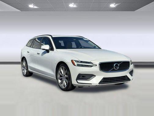 2020 Volvo V60 T5 Momentum