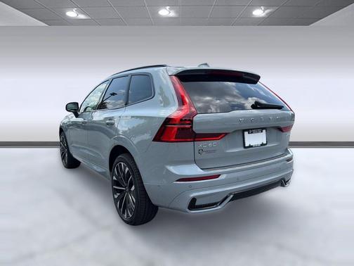 Vapour Grey Metallic 2026 Volvo XC60 Plug-In Hybrid Ultra, T8 AWD Electric/Gasoline, Dark