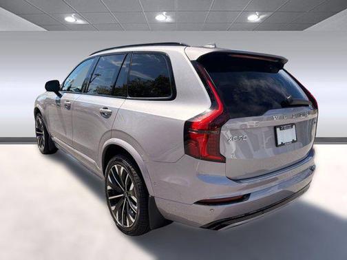 2026 Volvo XC90 B6 Ultra Dark Theme 7-Seater