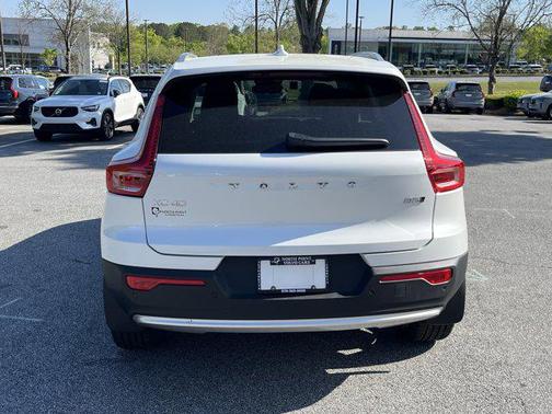 2025 Volvo XC40 B5 Plus Bright Theme