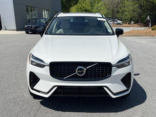 2025 Volvo XC60 Plug-In Hybrid T8 Plus