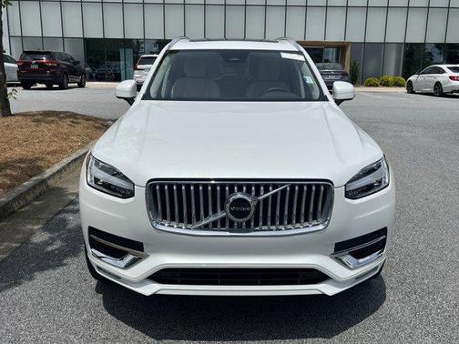 2025 Volvo XC90 B6 Core