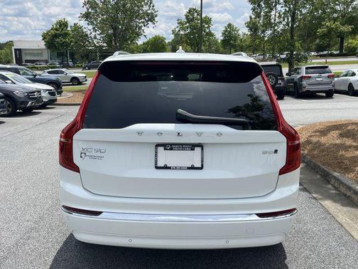 2025 Volvo XC90 B6 Core