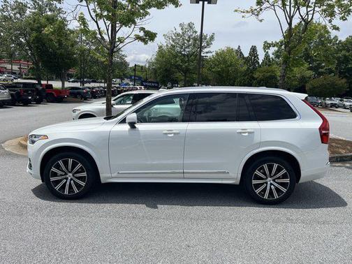 2025 Volvo XC90 B6 Core
