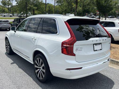 2025 Volvo XC90 B6 Core