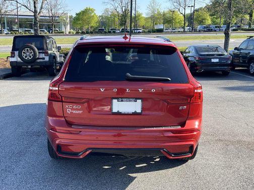 2023 Volvo XC60 B5 Plus Dark Theme