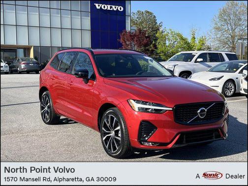 2023 Volvo XC60 B5 Plus Dark Theme