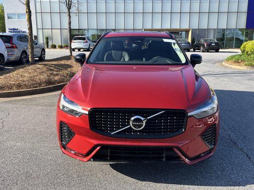 2023 Volvo XC60 B5 Plus Dark Theme