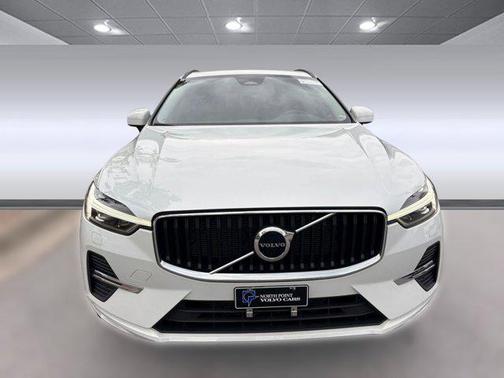 2022 Volvo XC60 B5 Momentum