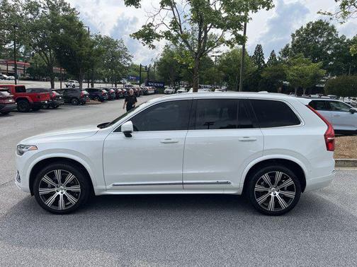 2024 Volvo XC90 B6 Plus Bright Theme 7-Seater