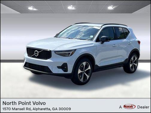 2026 Volvo XC40 B5 Plus