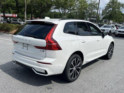 2025 Volvo XC60 B5 Plus