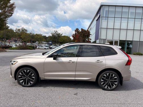 2026 Volvo XC60 B5 Ultra