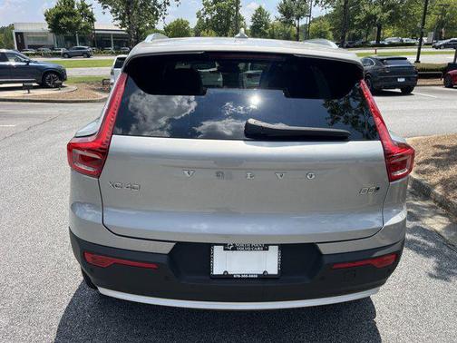 2023 Volvo XC40 B5 Plus Bright Theme
