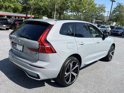 2025 Volvo XC60 B5 Ultra