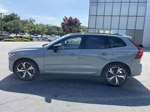 2025 Volvo XC60 B5 Ultra