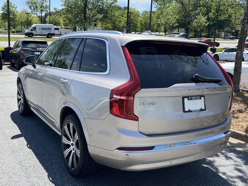2024 Volvo XC90 B5 Plus Bright Theme
