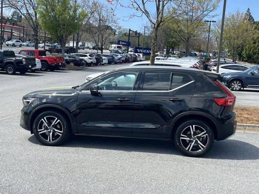 2024 Volvo XC40 B5 Core Bright Theme