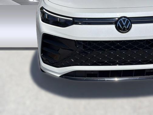 Opal White Pearl 2026 Volkswagen Tiguan 2.0T SE R-Line Black