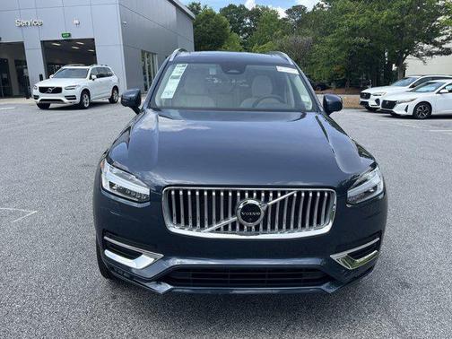 2025 Volvo XC90 B6 Plus 7-Seater