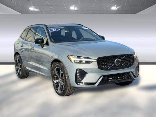 2023 Volvo XC60 B5 Ultimate Dark Theme