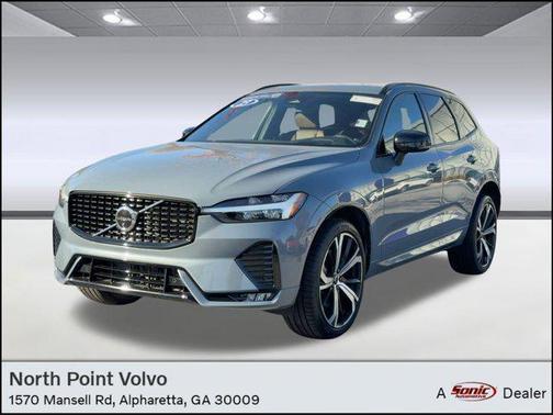 2023 Volvo XC60 B5 Ultimate Dark Theme