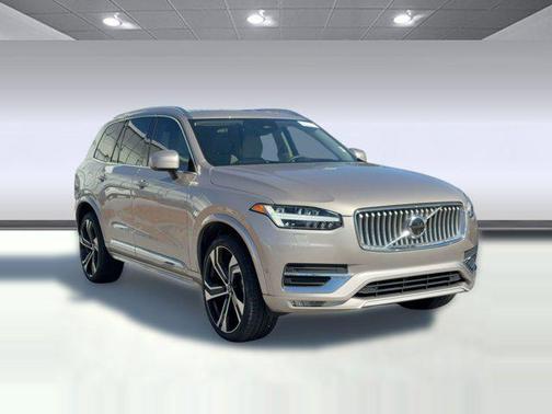 2024 Volvo XC90 B6 Ultimate Bright Theme 6-Seater