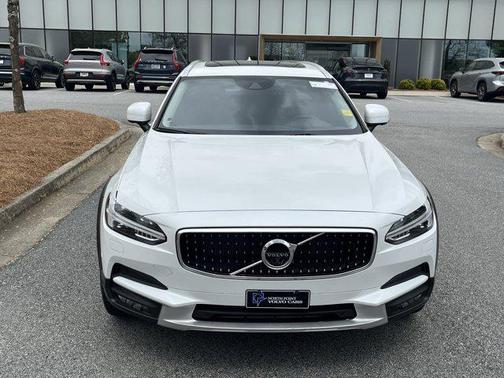 2019 Volvo V90 Cross Country T5