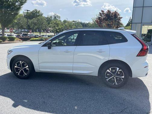 2026 Volvo XC60 B5 Core