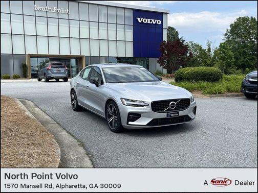 2022 Volvo S60 T5 R-Design